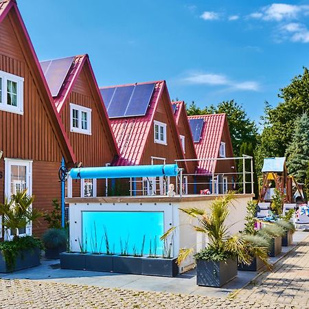 Kompleks Wypoczynkowy Pomerania Z Podgrzewanym Basenem 30 Metrow Do Morza Rewal Exterior foto